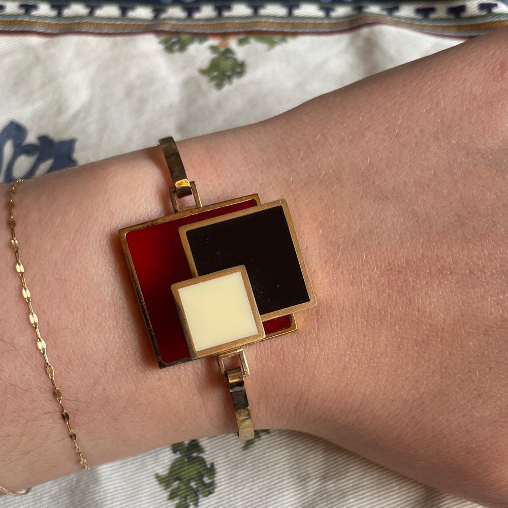 Lucite Acrylic Mid Century Modern vintage Bracelet